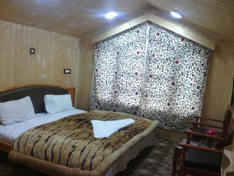 Oyo 5472 Bombay Palace Pahalgam Bagian luar foto