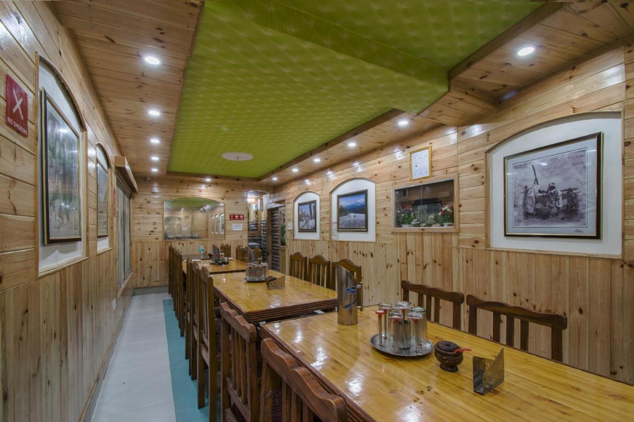 Oyo 5472 Bombay Palace Pahalgam Bagian luar foto